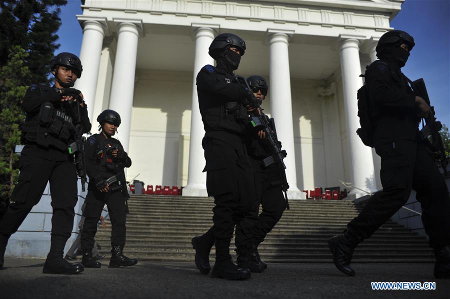 INDONESIA-JAKARTA-CHRISTMAS EVE-SECURITY