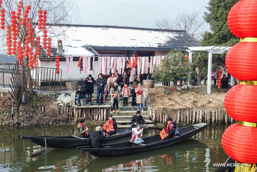 CHINA-ZHEJIANG-HANGZHOU-CHILDREN OF MIGRANT WORKERS-SPRING FESTIVAL-CELEBRATION (CN)