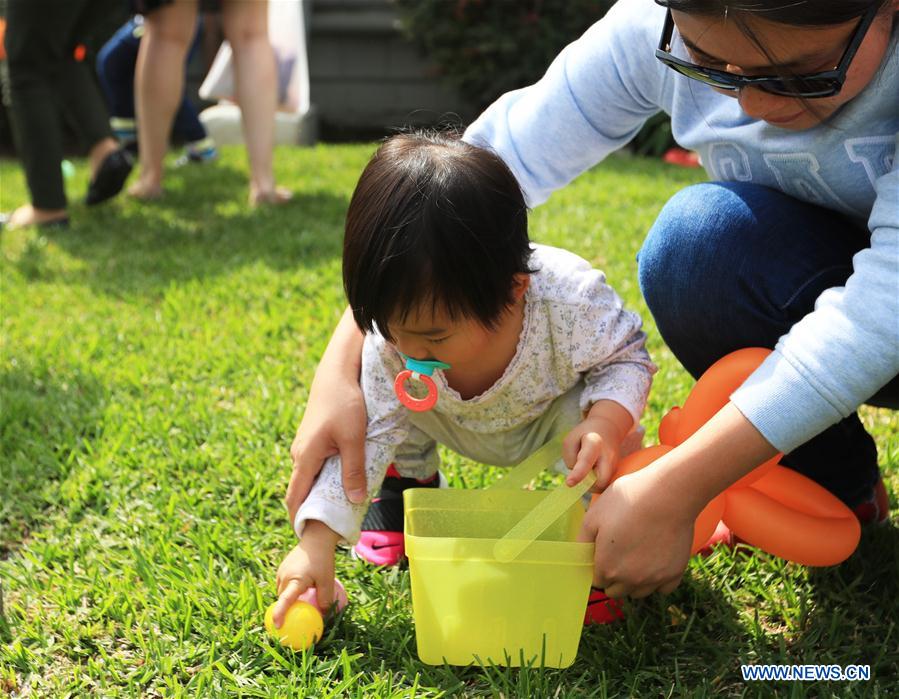 U.S.-LOS ANGELES-EASTER-EGG HUNT