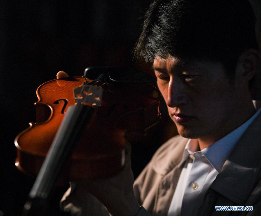 CHINA-JIANGSU-HUANGQIAO-VIOLIN-MANUFACTURE (CN)