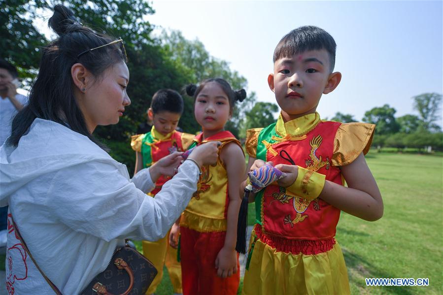 CHINA-ZHEJIANG-DRAGON BOAT FESTIVAL-ACTIVITY (CN)