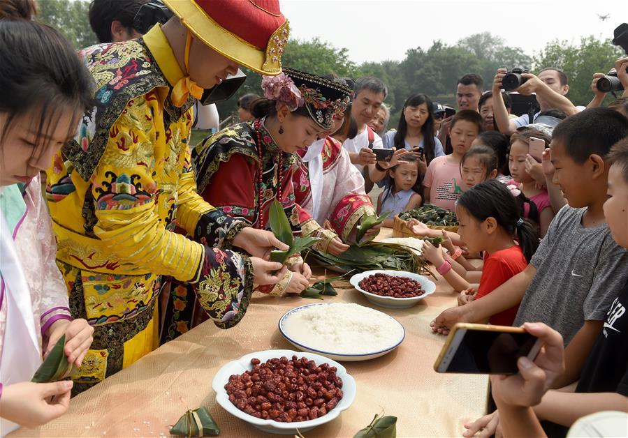 CHINA-DRAGON BOAT FESTIVAL-CELEBRATIONS (CN)