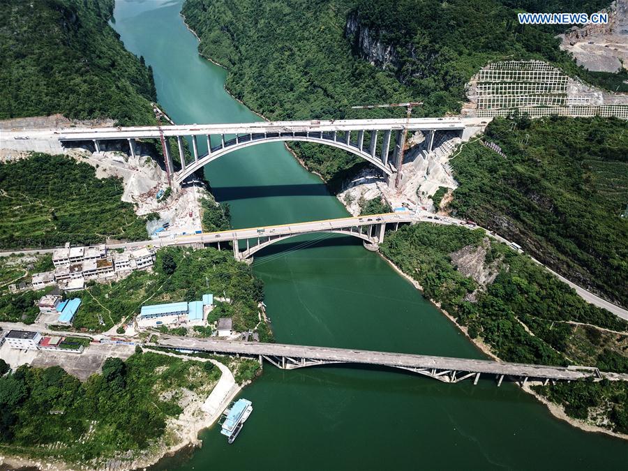 CHINA-GUIZHOU-ROAD TRAFFIC-BRIDGE-CONSTRUCTION (CN)