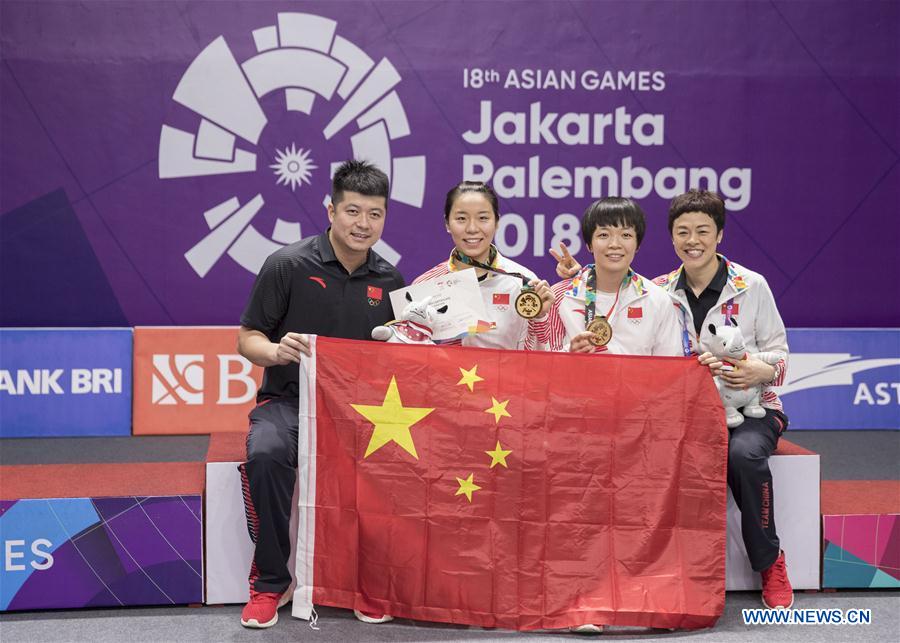 (SP)INDONESIA- JAKARTA-ASIAN GAMES-BADMINTON-WOMEN'S DOUBLES-FINAL