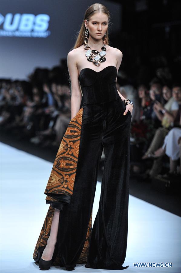 INDONESIA-JAKARTA-FASHION WEEK-SINUDARSONO