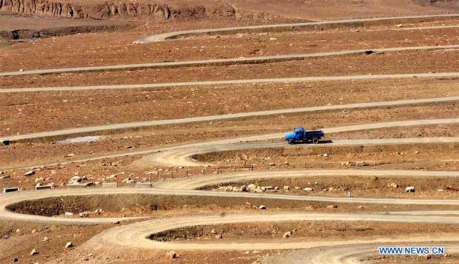 CHINA-TIBET-RURAL ROADS-BUILDING (CN)