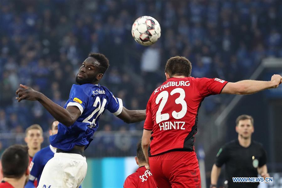 (SP)GERMANY-GELSENKIRCHEN-SOCCER-BUNDESLIGA-FC SCHALKE 04 VS SC FREIBURG