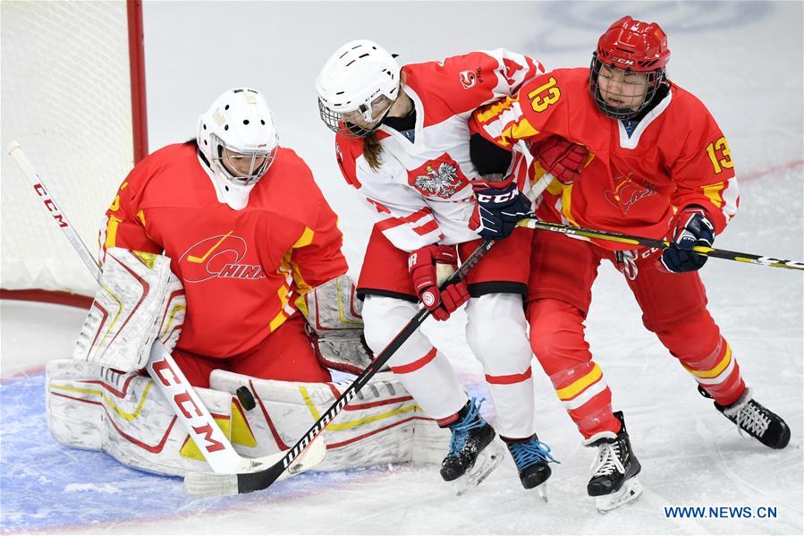 (SP)CHINA-BEIJING-ICE HOCKEY-FRIENDLY MATCH-CHINA VS POLAND