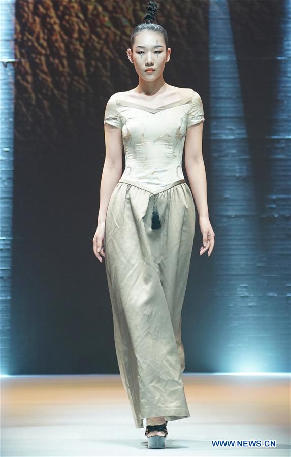 CHINA-CHENGDU-COLLEGE-FASHION WEEK (CN)