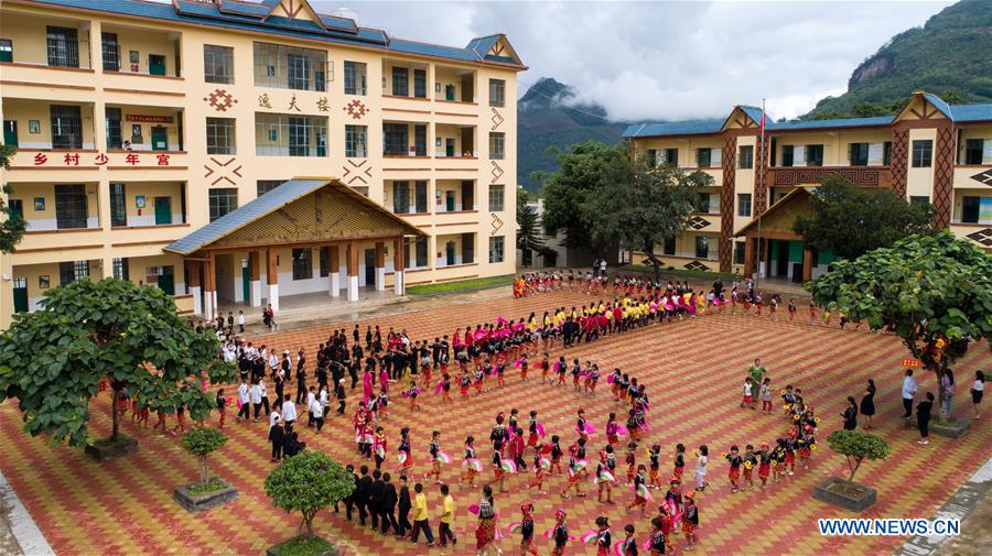 (SP)CHINA-YUNNAN-MANGSHI-MUNAO DANCING