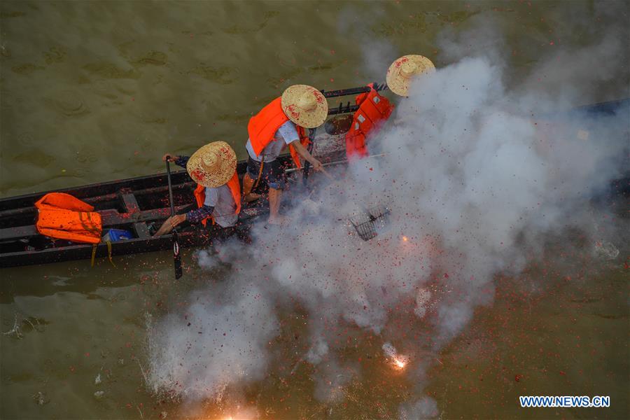 (SP)CHINA-GUANGZHOU-DRAGON BOAT-CHEBEI VILLAGE(CN)