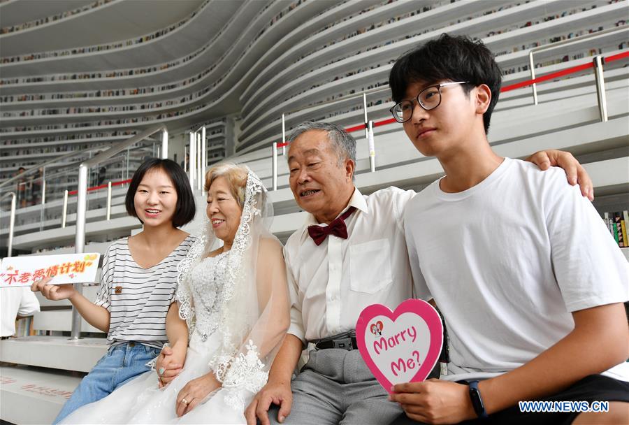 CHINA-TIANJIN-ELDERLY COUPLES-WEDDING PHOTOS (CN)