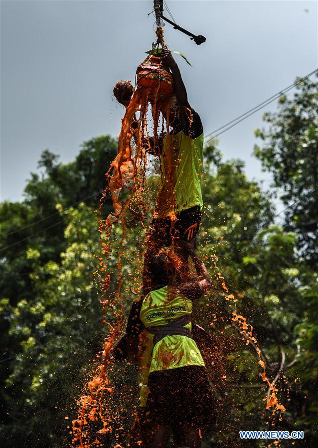 INDIA-MUMBAI-FESTIVAL-JANMASHTAMI