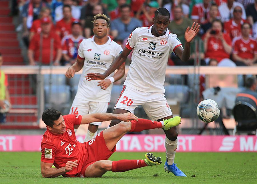 (SP)GERMANY-MUNICH-SOCCER-BUNDESLIGA-BAYERN MUNICH VS MAINZ