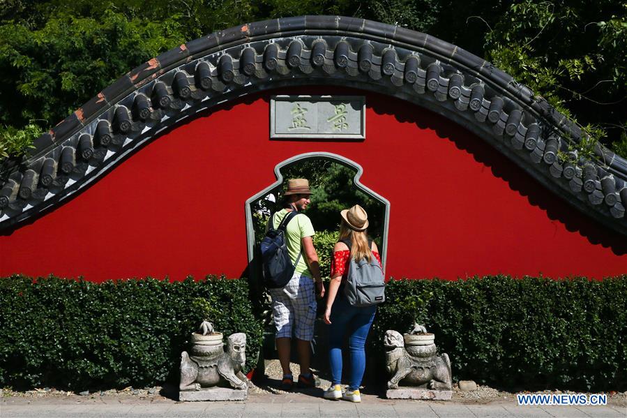 BELGIUM-BRUGELETTE-PAIRI DAIZA-SCENERY