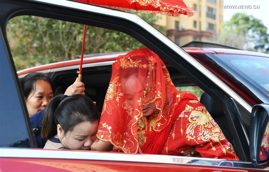 CHINA-GUIZHOU-TONGREN-POVERTY ALLEVIATION-LOVERS-WEDDING (CN) 