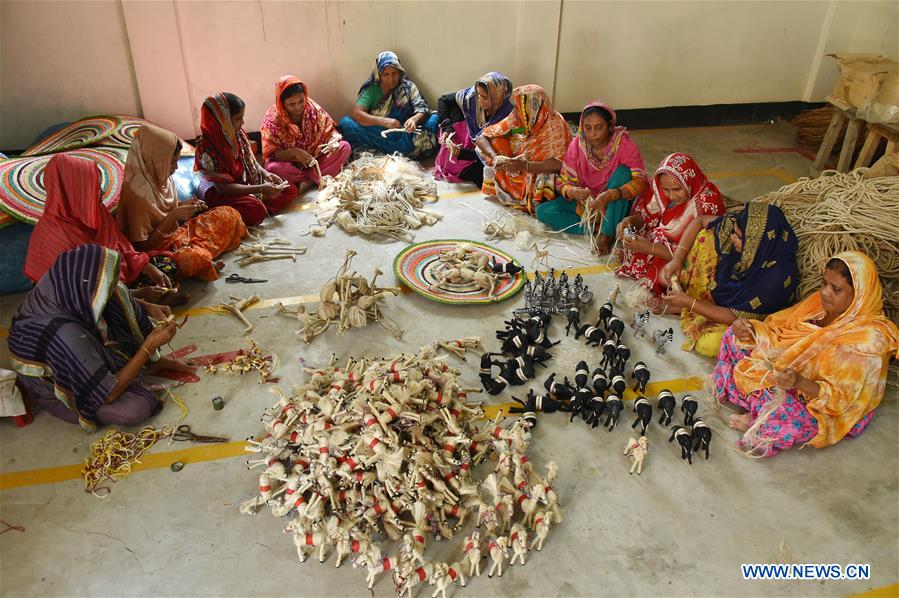 BANGLADESH-GAZIPUR-JUTE-HANDICRAFTS