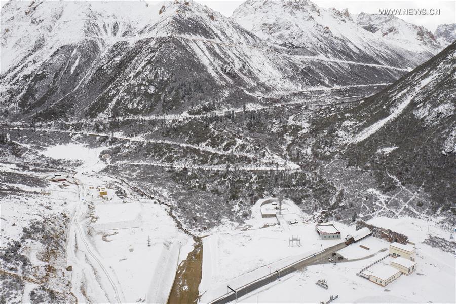 CHINA-SICHUAN-TIBET HIGHWAY (CN)