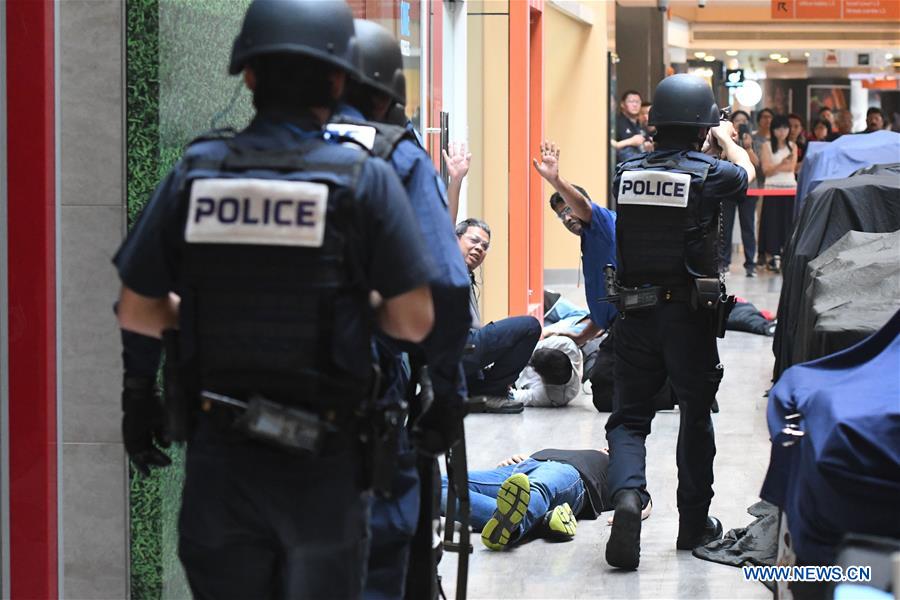 SINGAPORE-SHOPPING MALL-ANTI-TERRORIST EXERCISE 