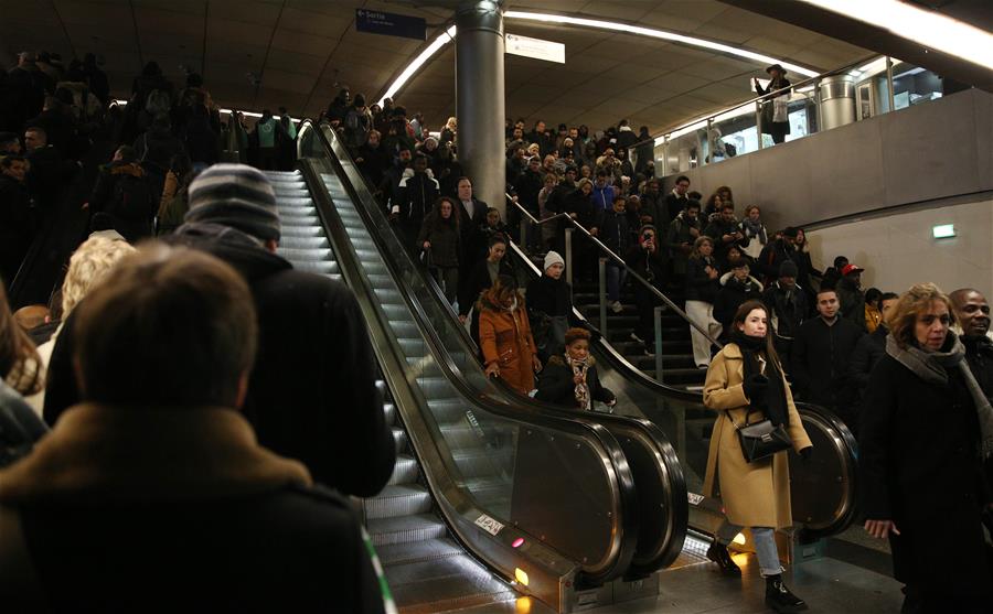 FRANCE-PARIS-STRIKE OVER PENSION REFORM-TRAFFIC