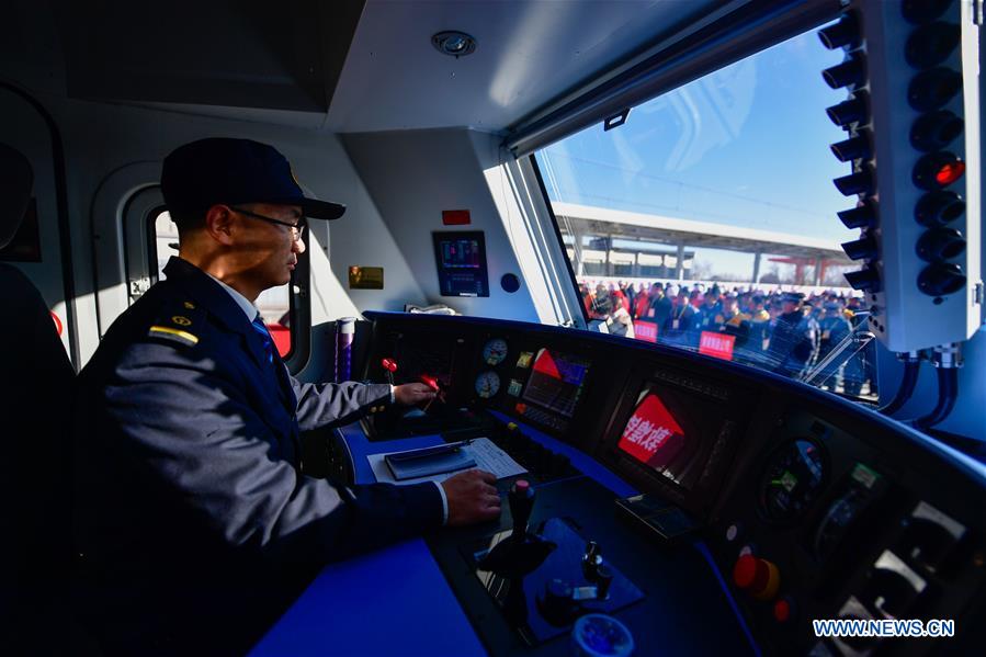 CHINA-QINGHAI-GOLMUD-DUNHUANG-GOLMUD RAILWAY-OPERATION (CN)