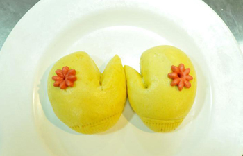 In pics: steamed buns made of flour, vegetable and fruit