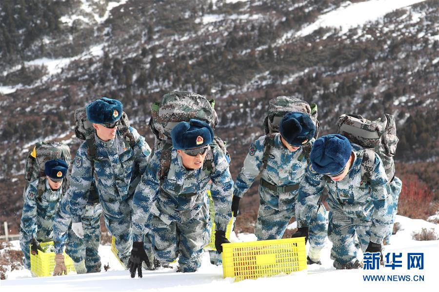 （图文互动）（4）特写：山再高，也要把给养送上去！