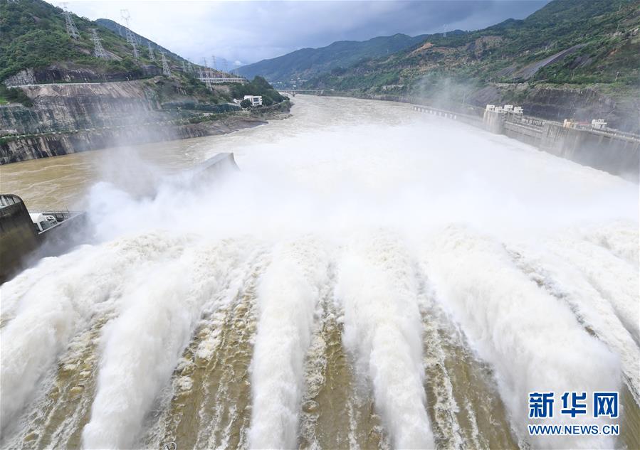 （社会）（4）福建水口水电站开闸泄洪